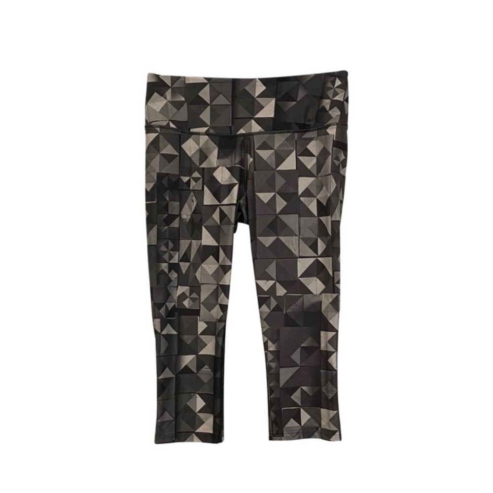 Nike Legendary Geometic Print Cropped Leggings